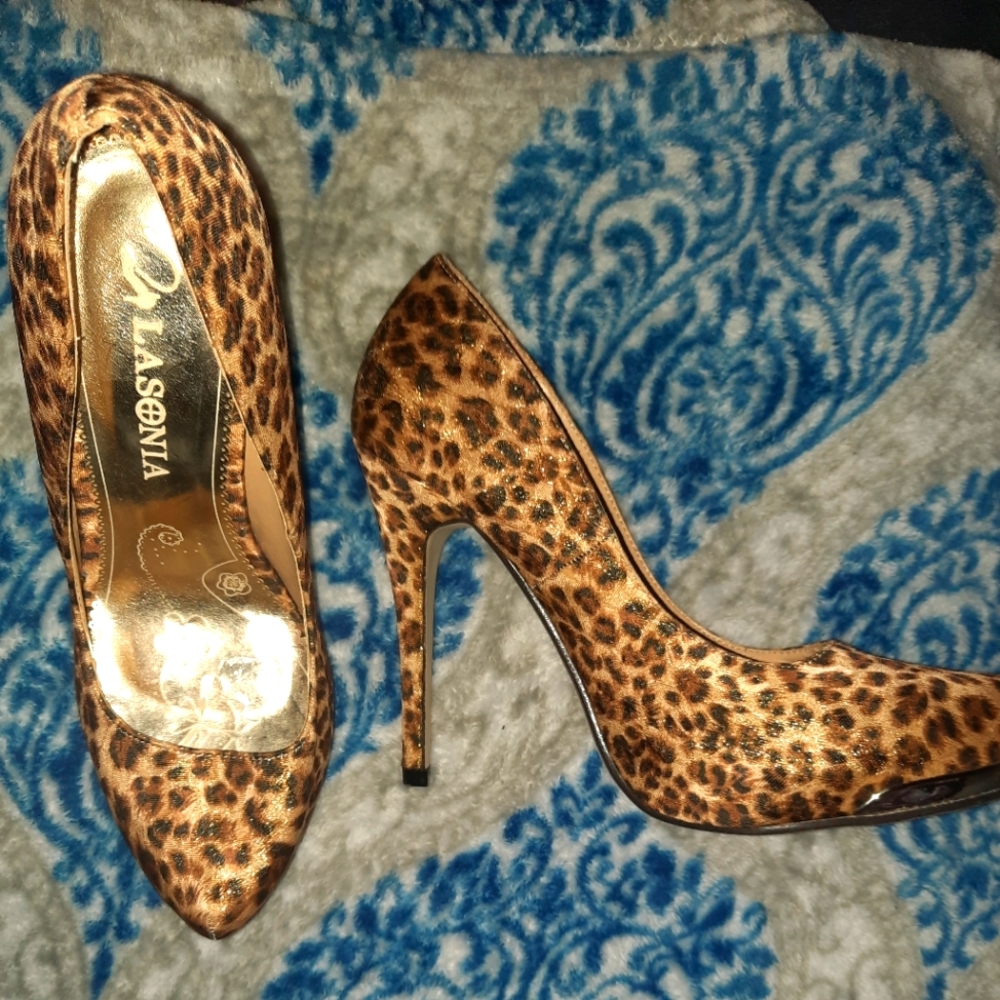 LASONIA Timeless Glittery Leopard Print Stilettos 7